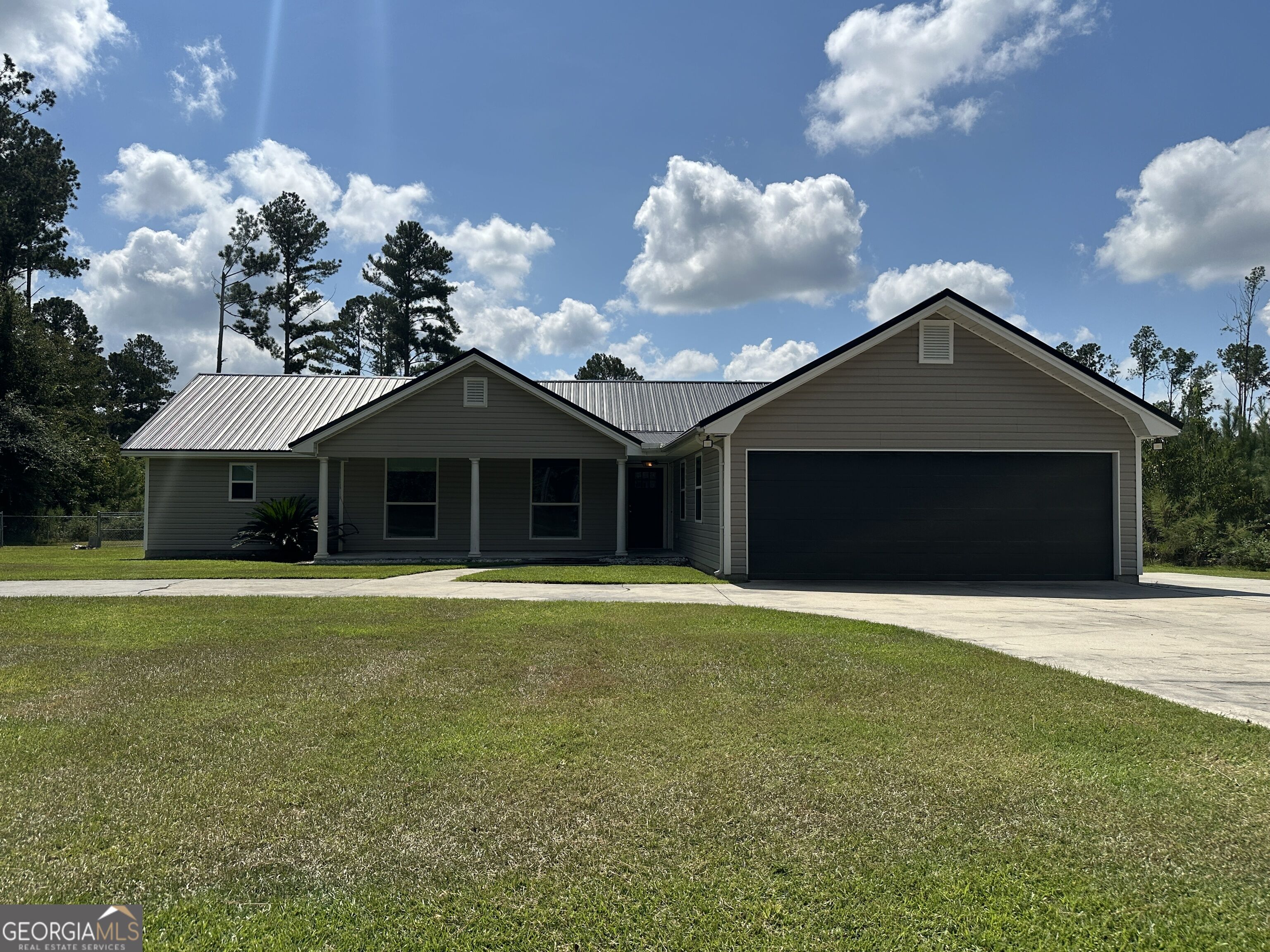 273 Sunbeam Road Douglas, GA 31535 - Photo 1 of 21 Gallery Image 1
