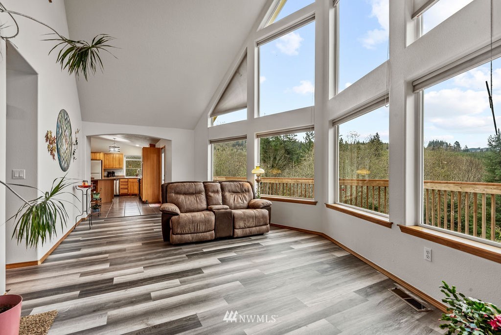 240 North Mahaffey Road Kelso, WA 98626 - Photo 4 of 40 Gallery Image 4