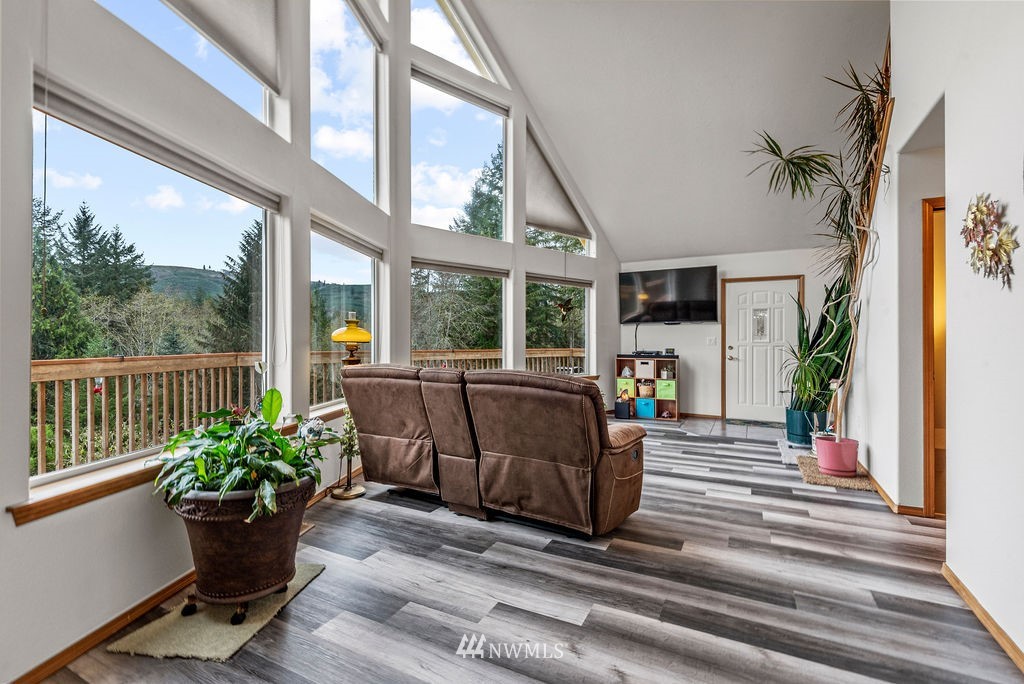 240 North Mahaffey Road Kelso, WA 98626 - Photo 5 of 40 Gallery Image 5