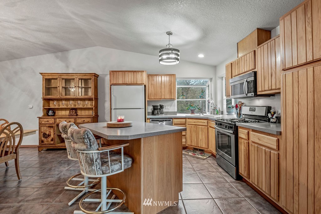 240 North Mahaffey Road Kelso, WA 98626 - Photo 6 of 40 Gallery Image 6
