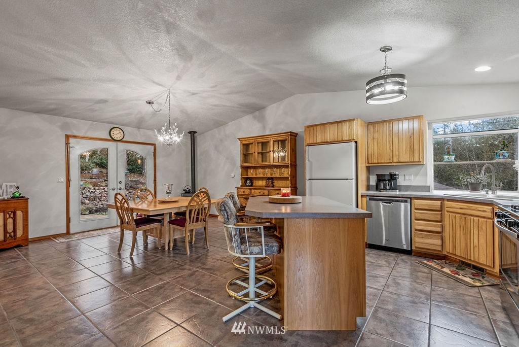240 North Mahaffey Road Kelso, WA 98626 - Photo 7 of 40 Gallery Image 7