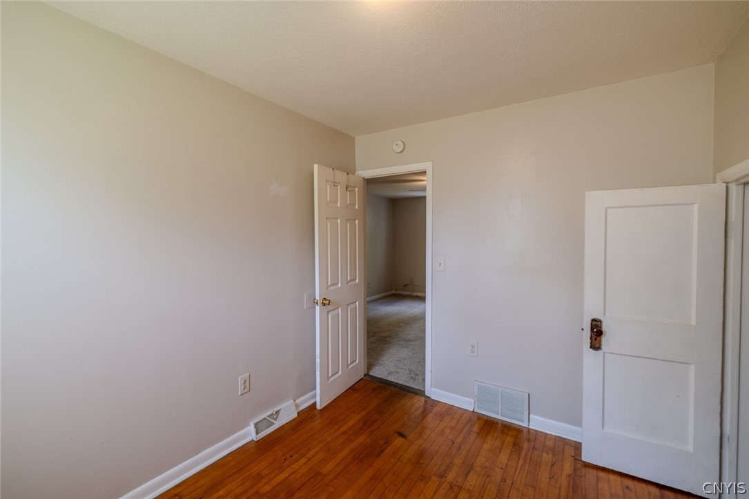 1406 Butternut Street Syracuse, NY 13208 - Photo 15 of 42