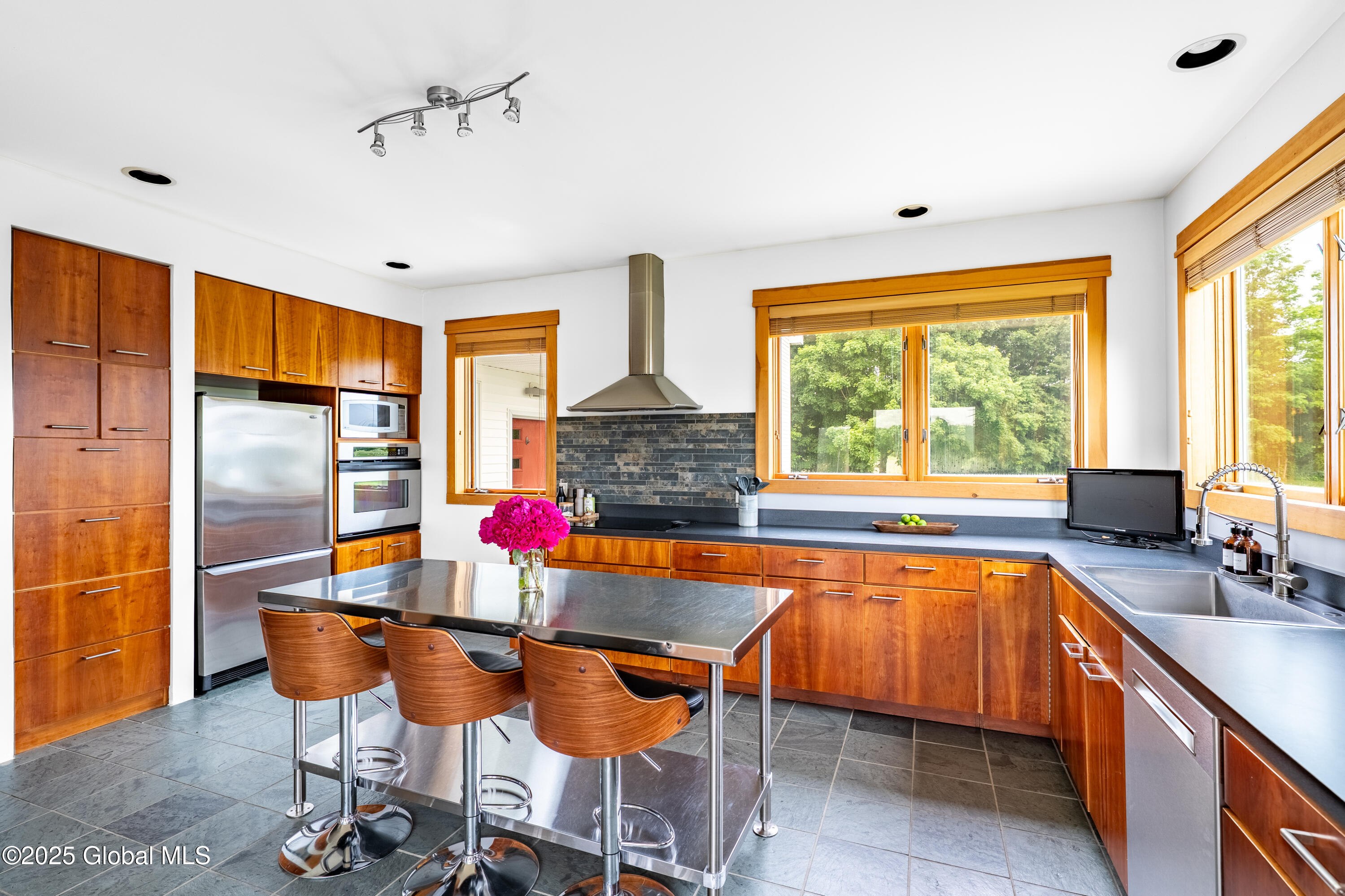337 Weatherwax Road Poestenkill, NY 12018 - Photo 5 of 46 DSC03282-HDR
