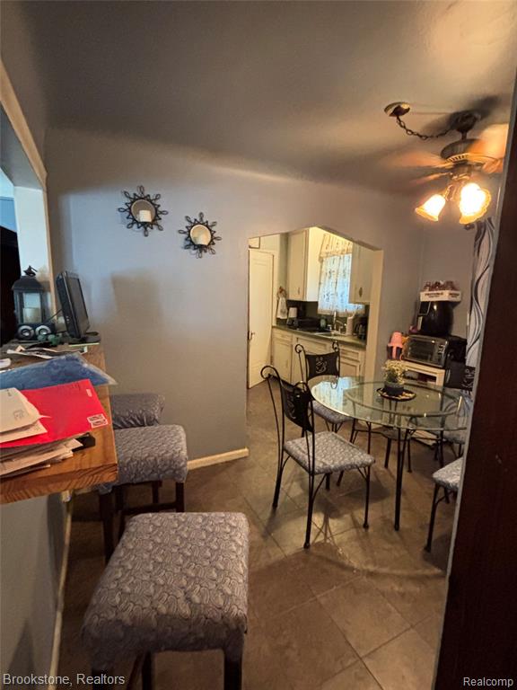 22099 Nevada Avenue Eastpointe, MI 48021 - Photo 9 of 35