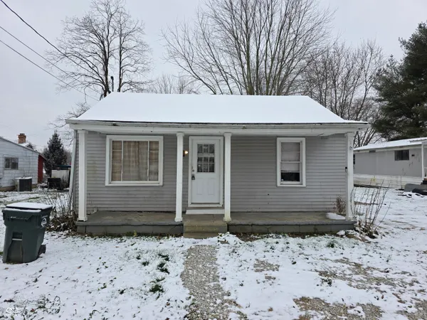 $69,900 | 233 West Main Street, Medora, IN 47260
