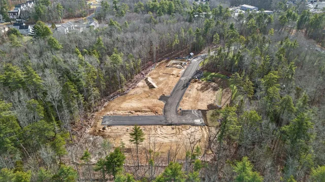 $549,900 | 5 Creekside Court, Unit 3, Kennebunk, ME 04043