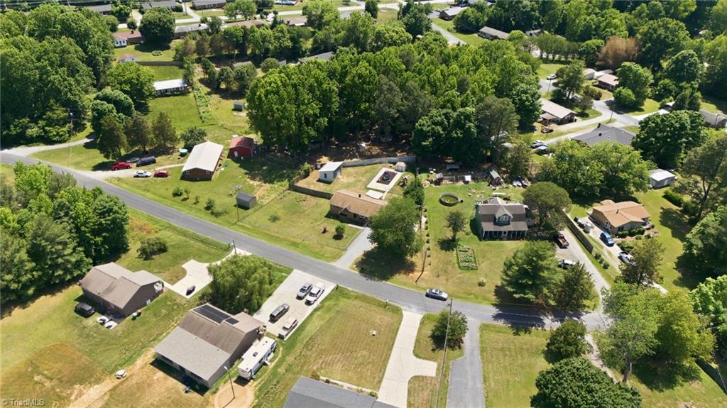6997 Arden Road Thomasville, NC 27360 - Photo 6 of 42
