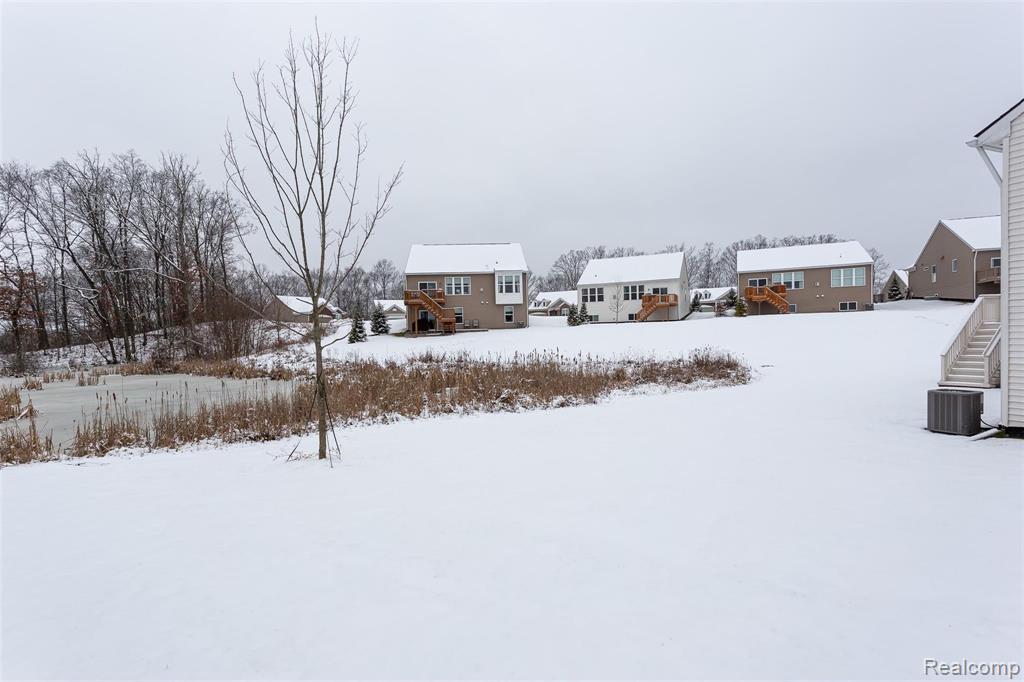 289 Bryce Howell, MI 48843 - Photo 4 of 48 Gallery Image 4