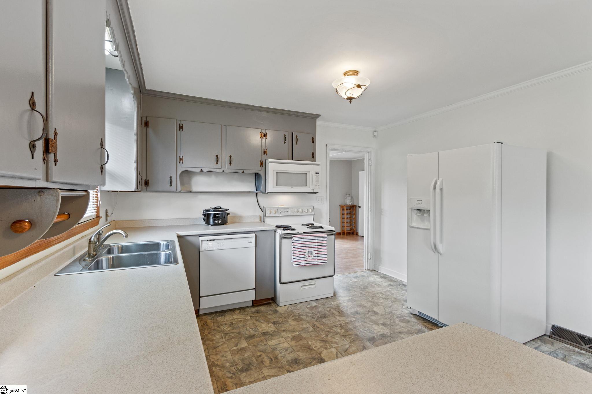 152 Old Locust Hill Road Taylors, SC 29687 - Photo 16 of 36