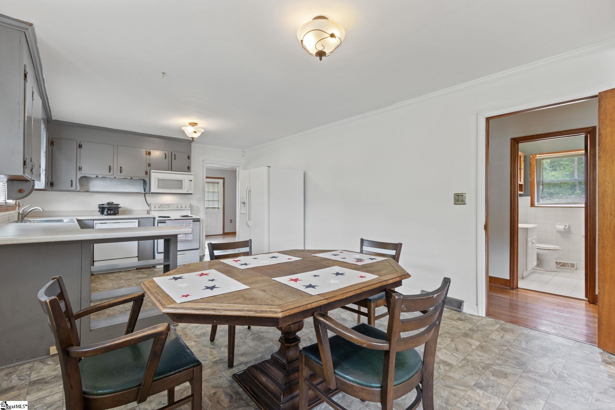 152 Old Locust Hill Road Taylors, SC 29687 - Photo 26 of 36