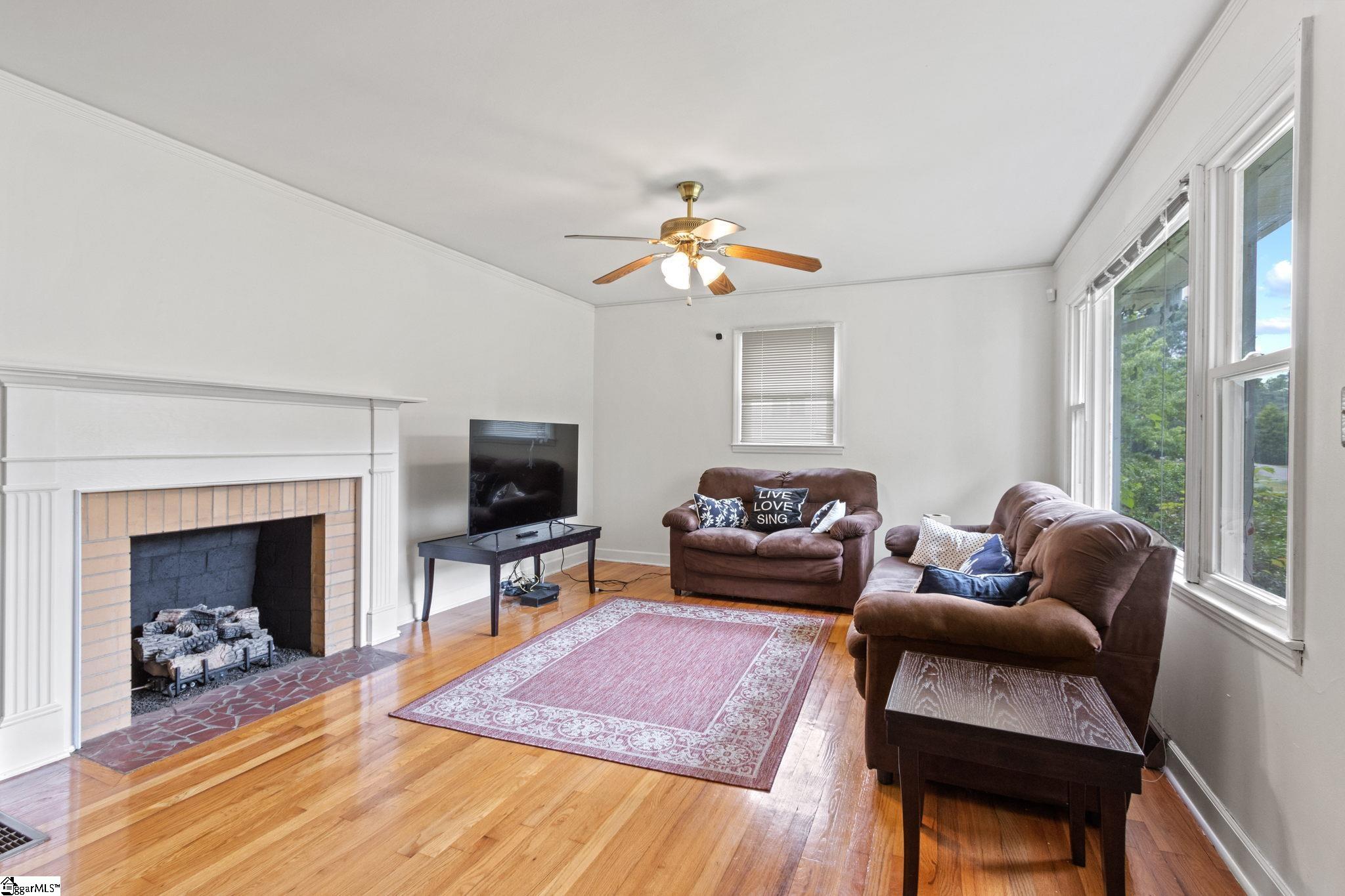 152 Old Locust Hill Road Taylors, SC 29687 - Photo 4 of 36