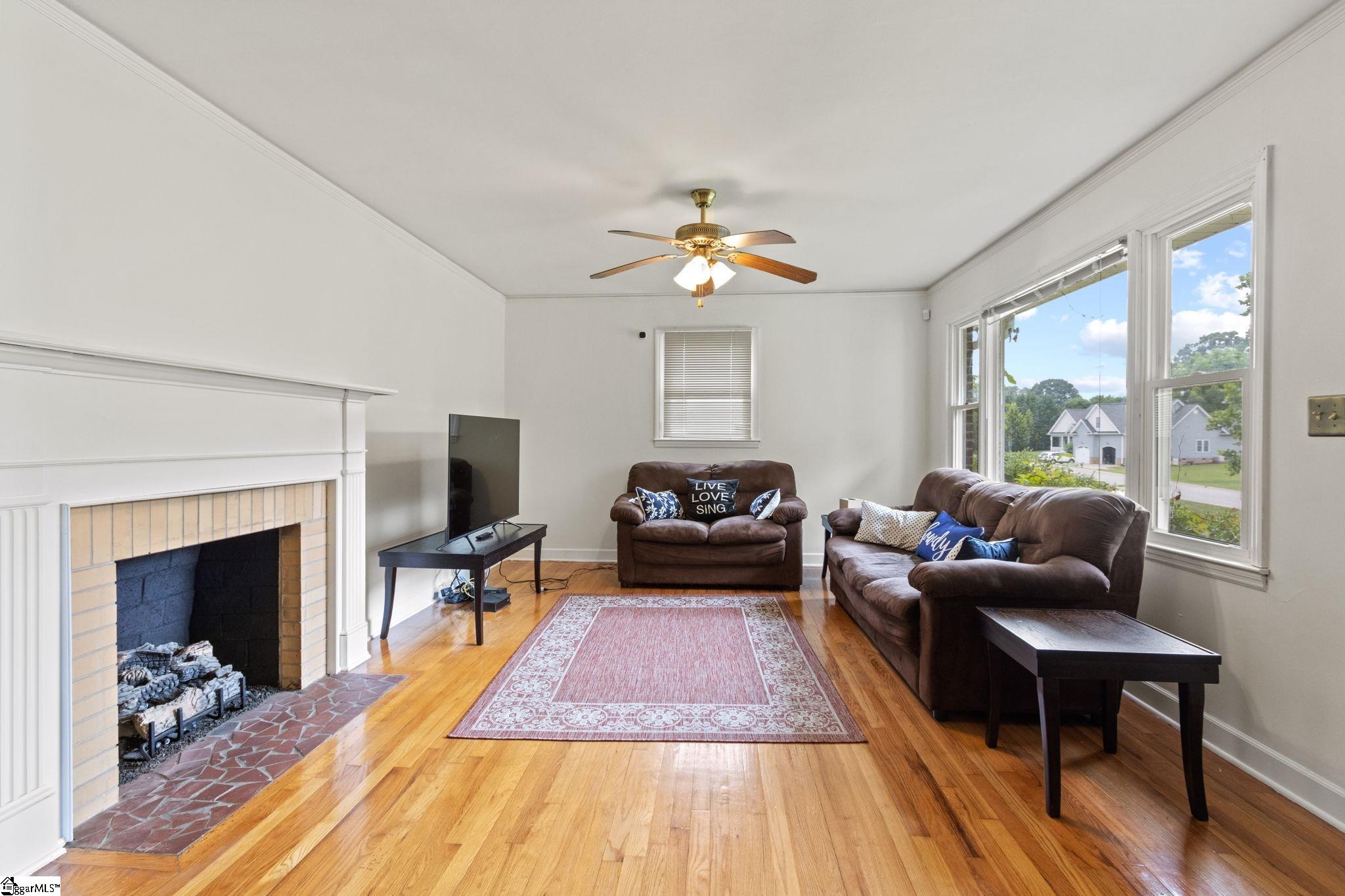 152 Old Locust Hill Road Taylors, SC 29687 - Photo 5 of 36