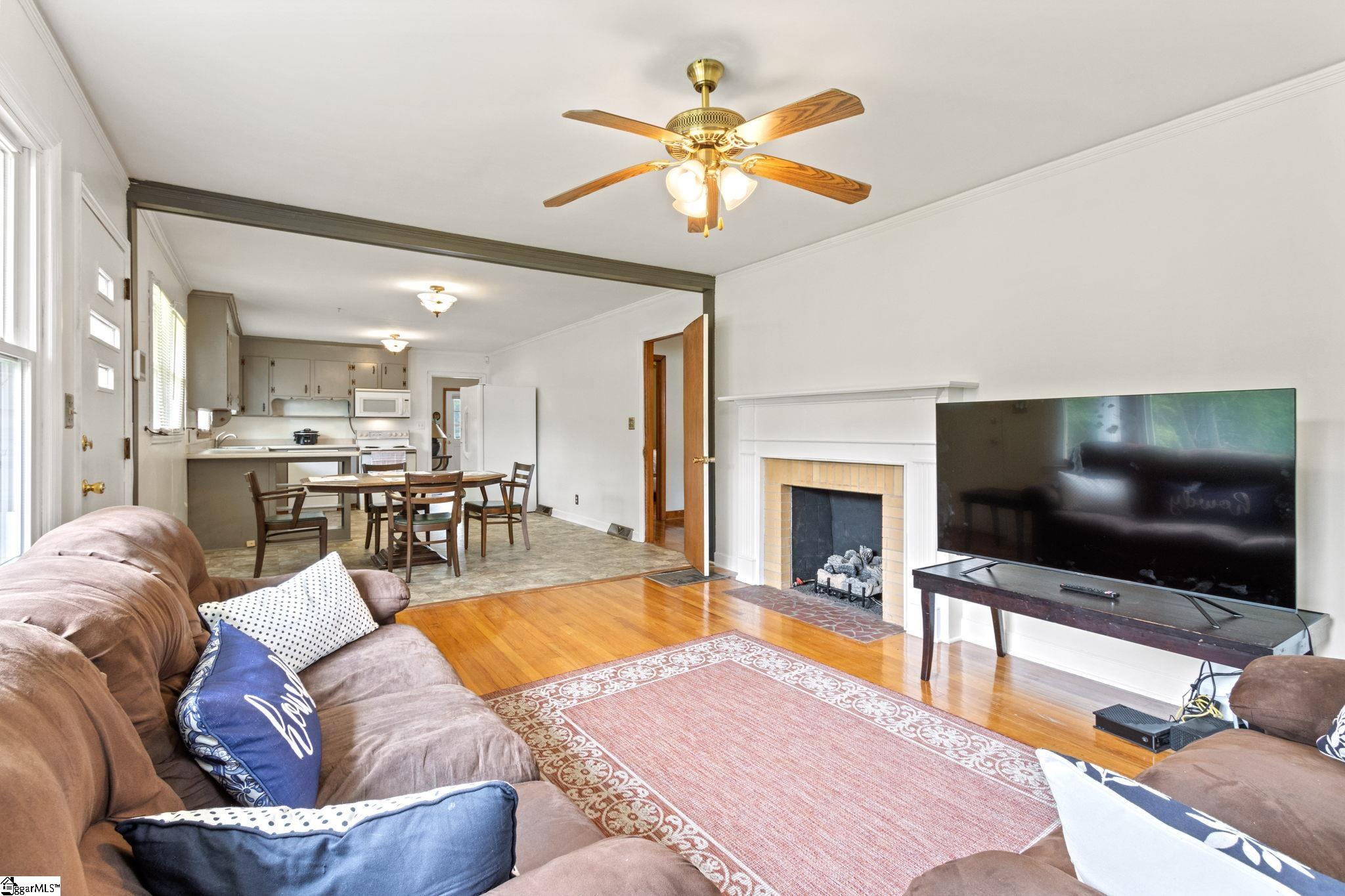 152 Old Locust Hill Road Taylors, SC 29687 - Photo 7 of 36