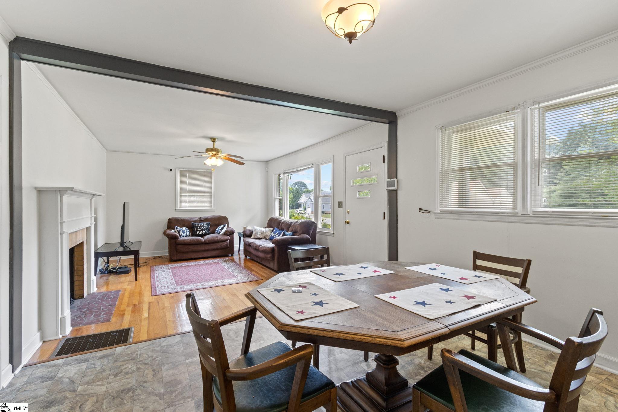 152 Old Locust Hill Road Taylors, SC 29687 - Photo 8 of 36