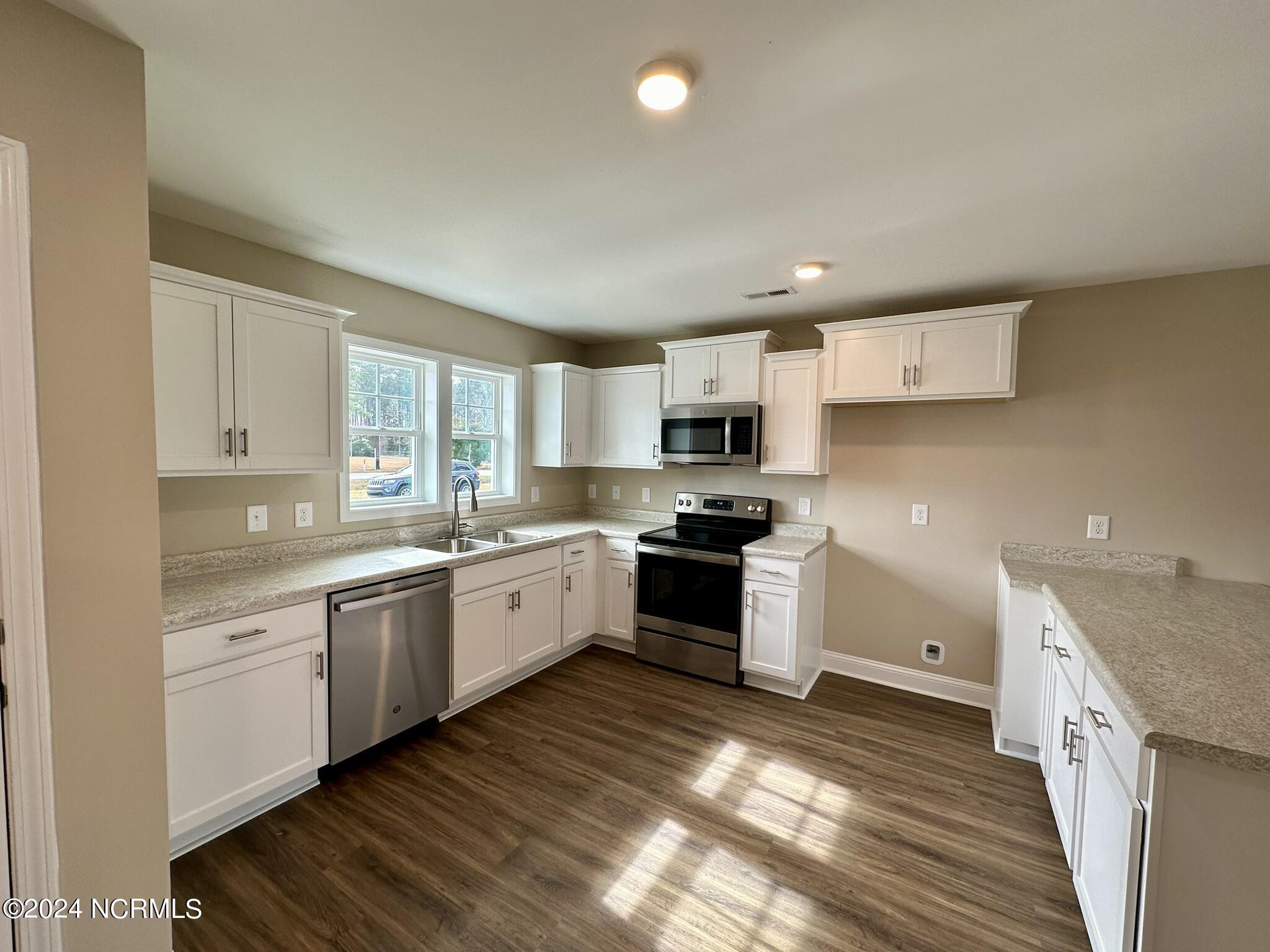 124 Smallwood Road Hubert, NC 28539 - Photo 3 of 21 Kitchen