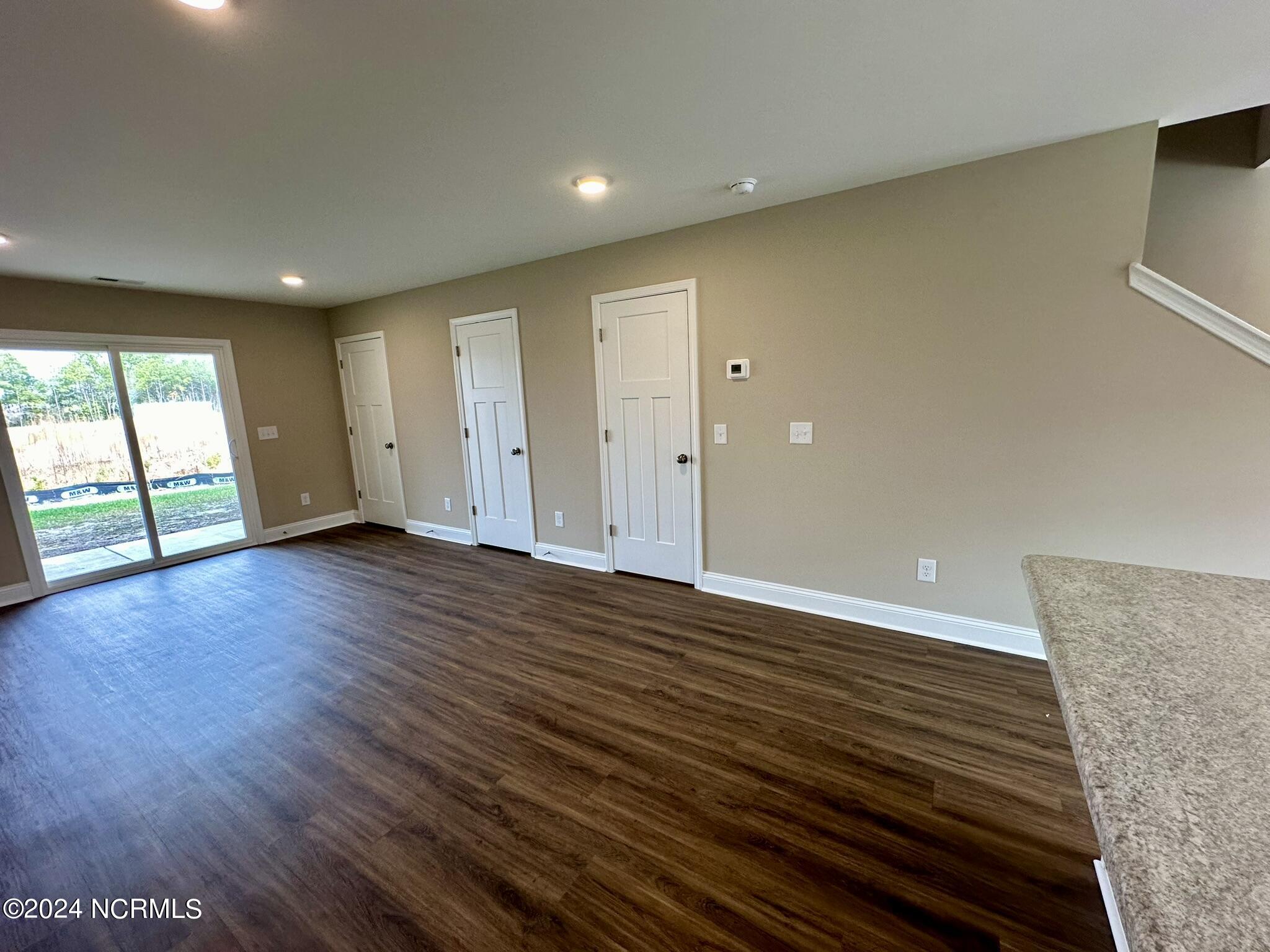 124 Smallwood Road Hubert, NC 28539 - Photo 5 of 21 Living Room