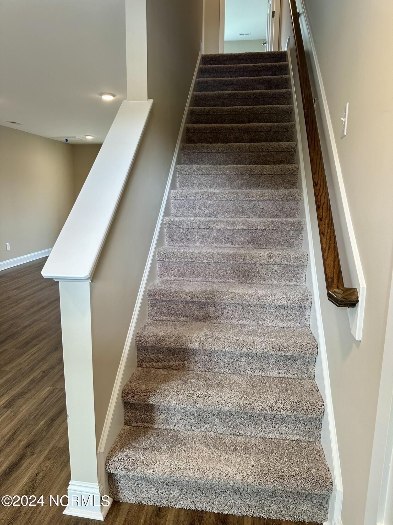 124 Smallwood Road Hubert, NC 28539 - Photo 10 of 21 Stairway