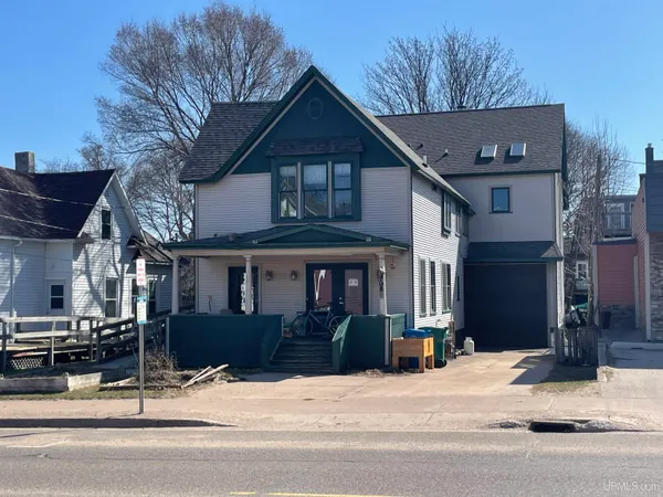 $599,999 | 908 North 3rd Street, Marquette, MI 49855