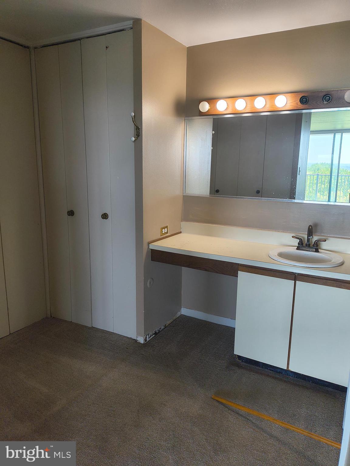 3900 West Ford Road, Unit 17M Philadelphia, PA 19131 - Photo 12 of 14