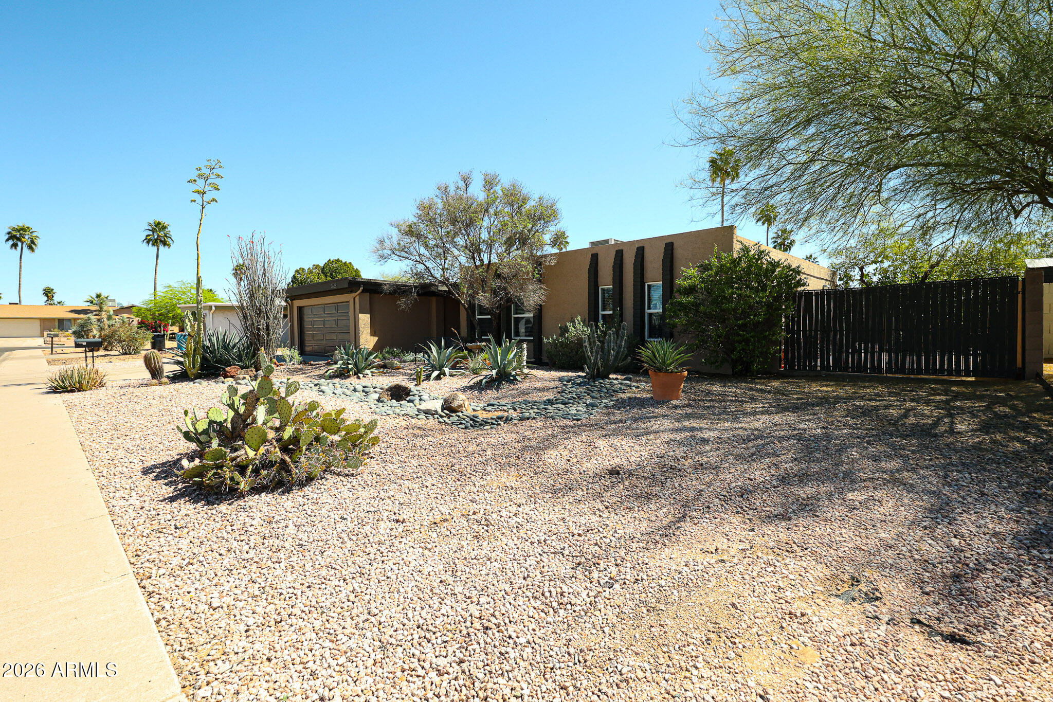 3623 East Charter Oak Road Phoenix, AZ 85032 - Photo 4 of 61 A (5)