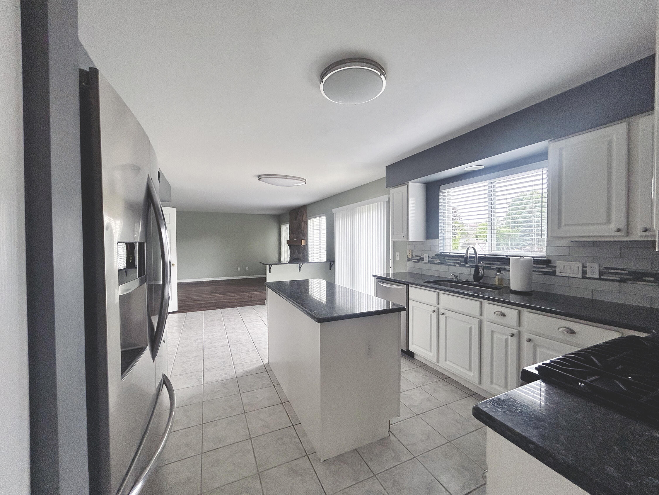 9704 67th Street Kenosha, WI 53142 - Photo 4 of 27 Kitchen