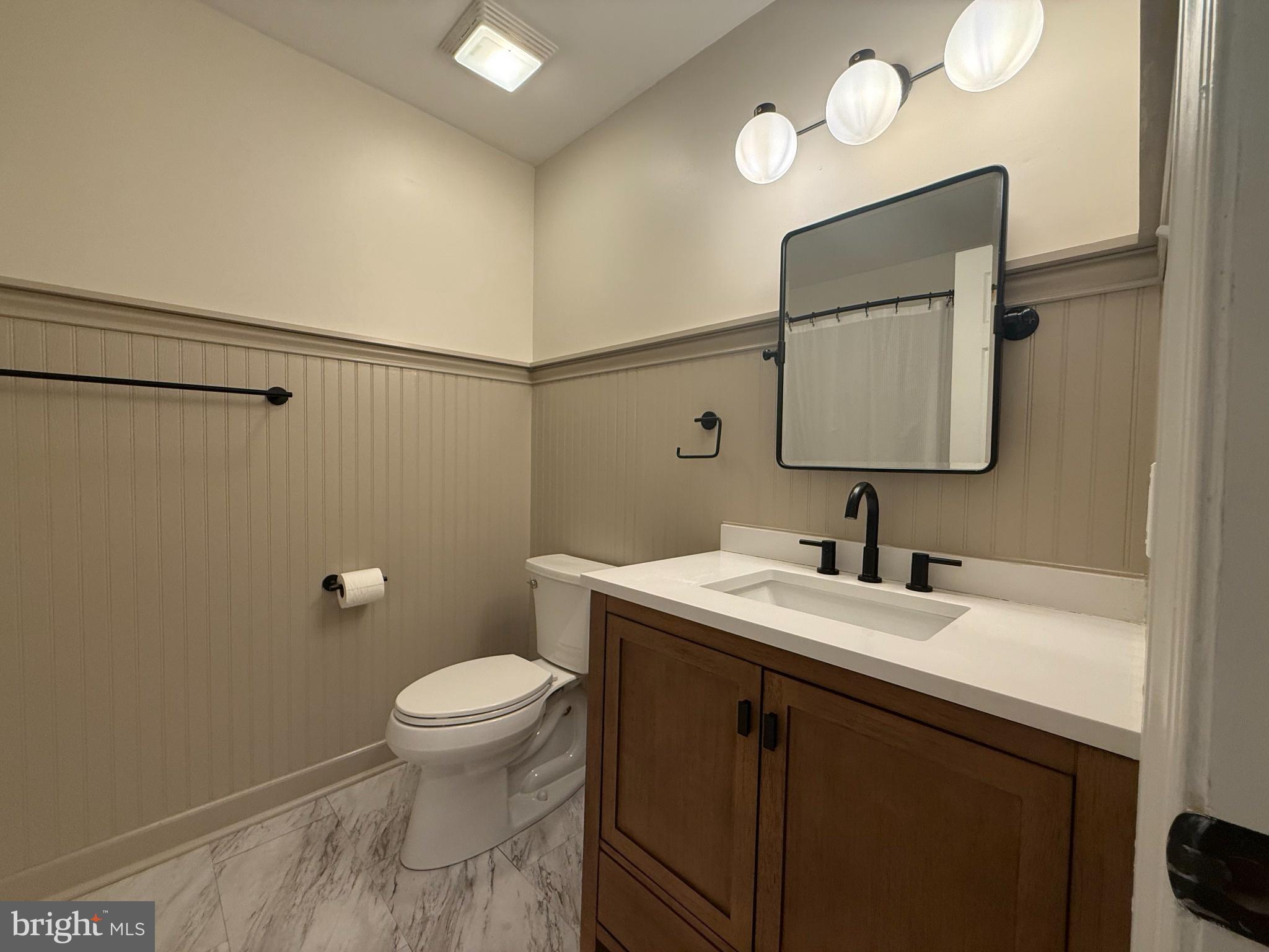 736 Hillmeade Road Edgewater, MD 21037 - Photo 25 of 34 Stylish bathroom with modern accents.