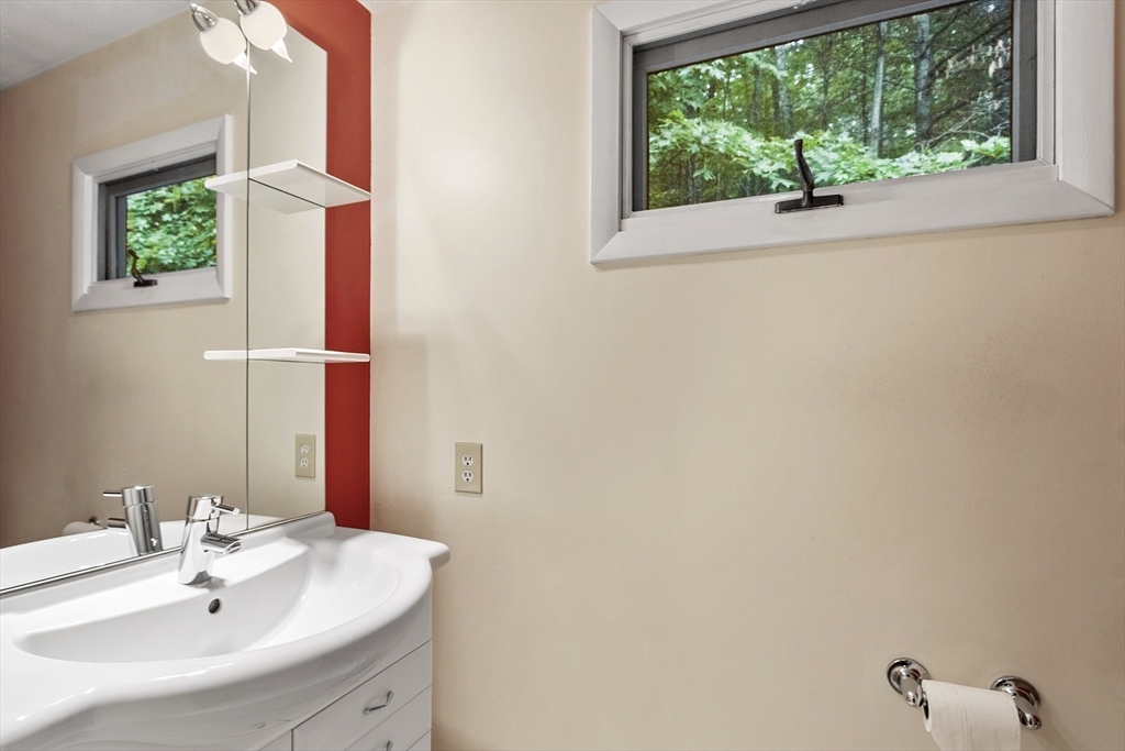 33 Valley Road Southborough, MA 01772 - Photo 18 of 40 Gallery Image 18