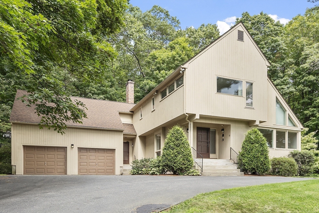 33 Valley Road Southborough, MA 01772 - Photo 2 of 40 Gallery Image 2