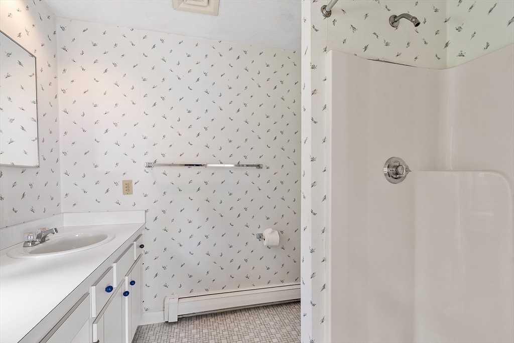 33 Valley Road Southborough, MA 01772 - Photo 25 of 40 Gallery Image 25