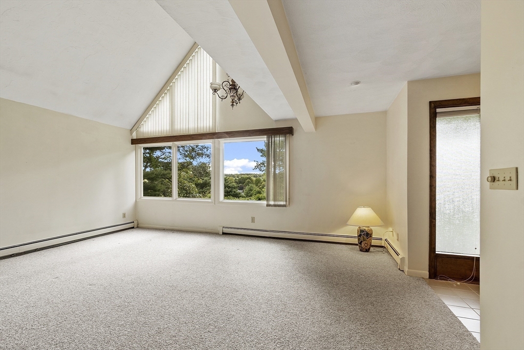 33 Valley Road Southborough, MA 01772 - Photo 6 of 40 Gallery Image 6