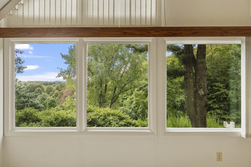 33 Valley Road Southborough, MA 01772 - Photo 7 of 40 Gallery Image 7