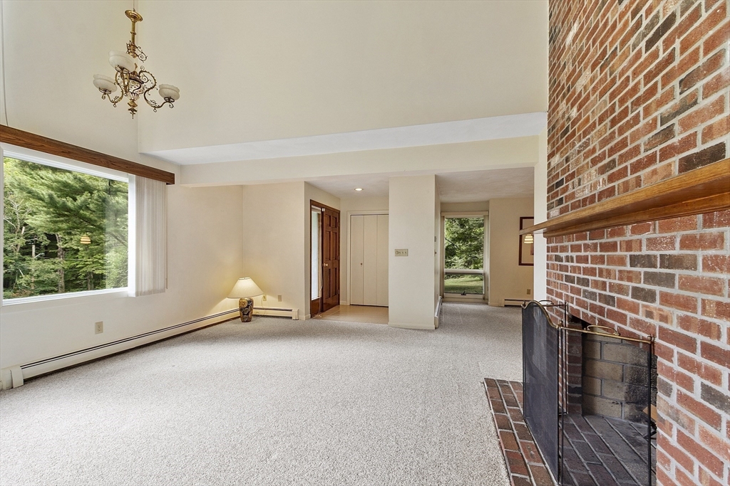 33 Valley Road Southborough, MA 01772 - Photo 9 of 40 Gallery Image 9