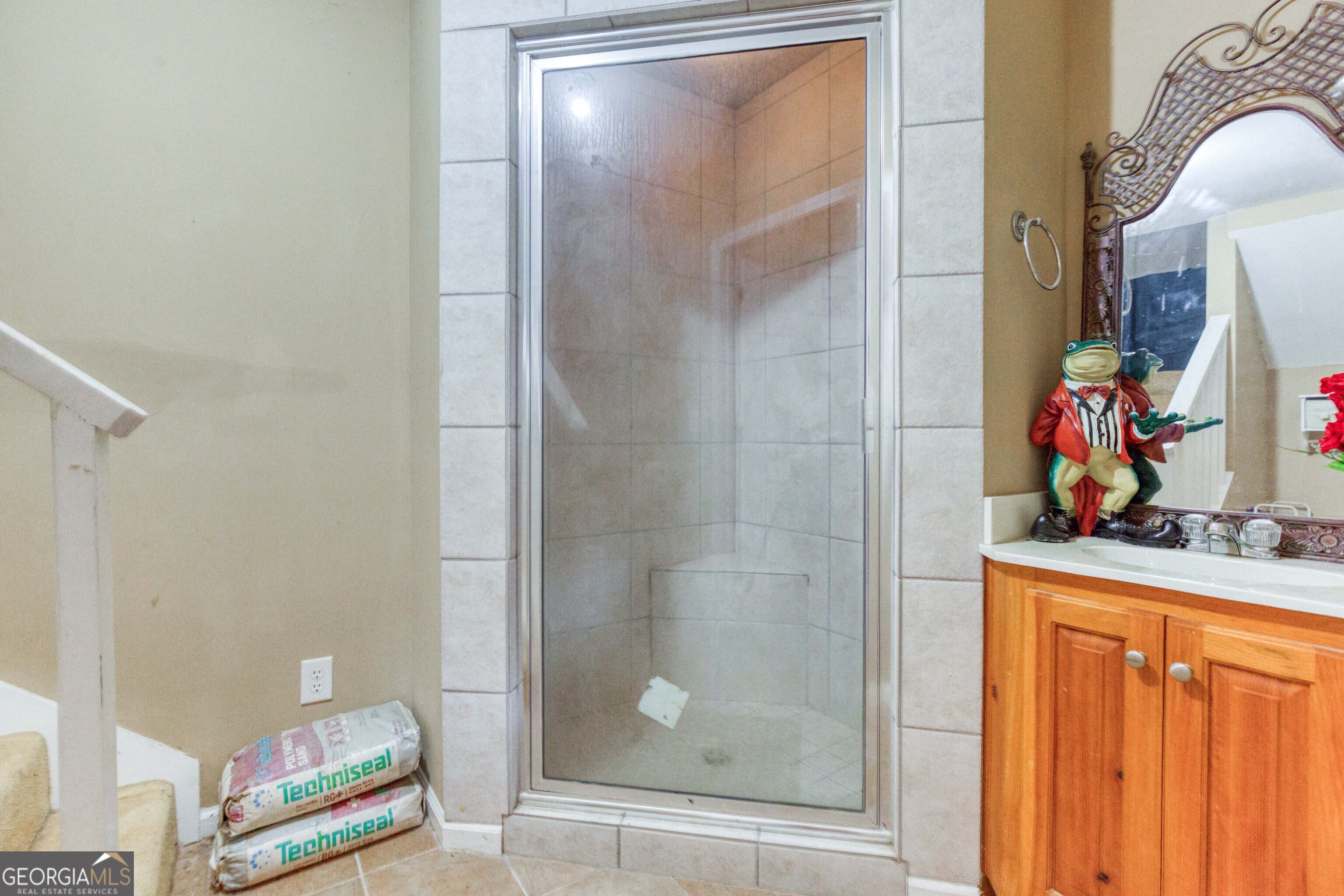 1811 Michael Road Northwest Monroe, GA 30656 - Photo 41 of 43 a bathroom with a mirror