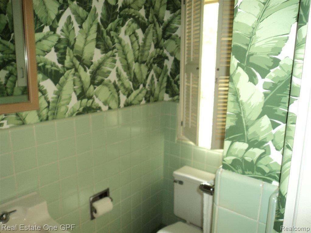 1003 Harvard Road Grosse Pointe, MI 48230 - Photo 14 of 15 DSC00776.JPG