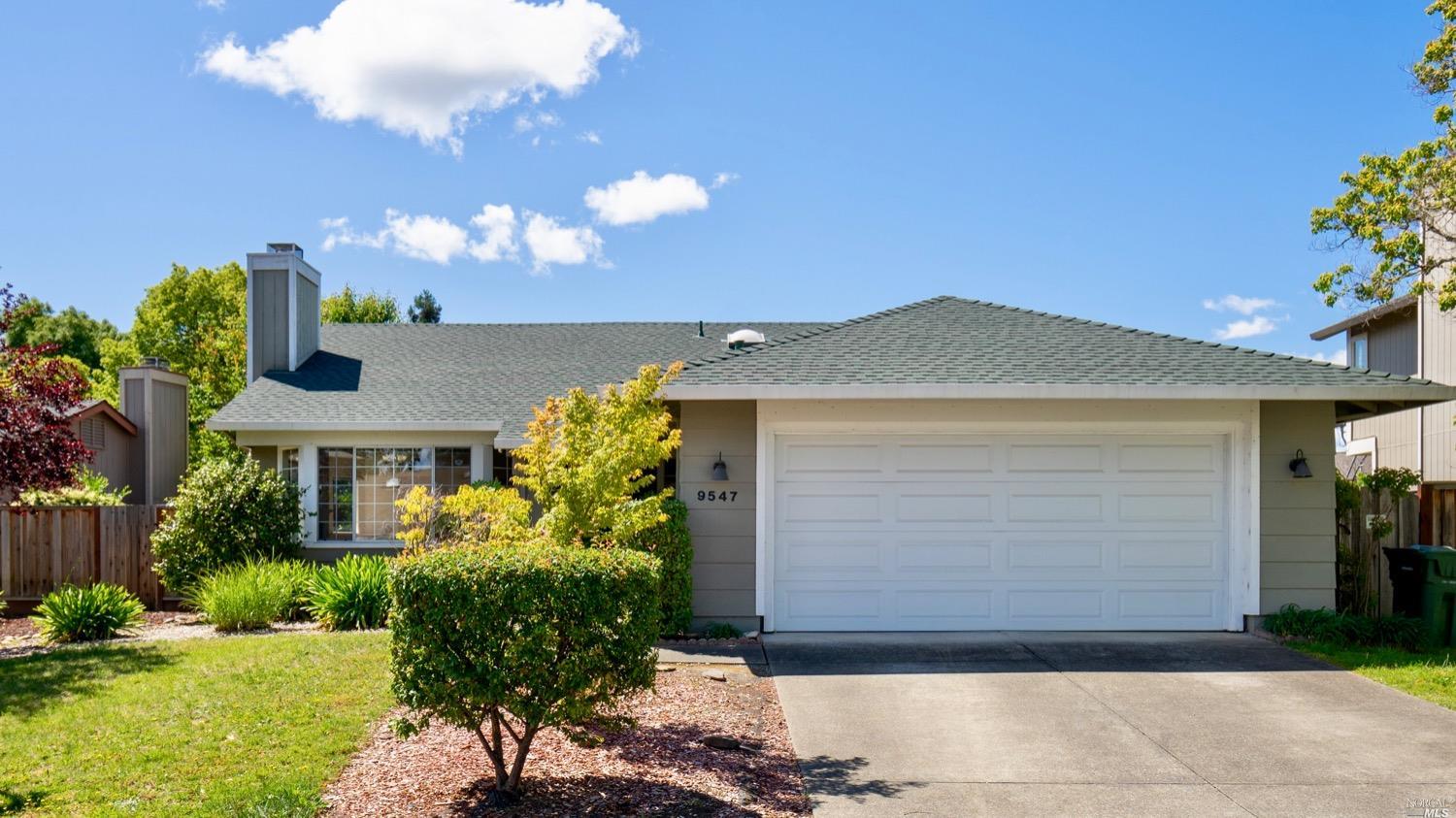 9547 Wellington Circle Windsor, CA 95492 - Photo 1 of 1 a front view of a house with a yard
