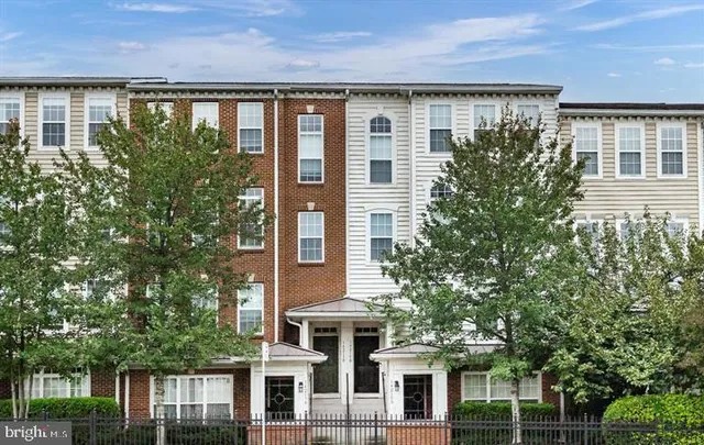 $3,000 | 14211 B St Germain Drive, Unit 26, Centreville, VA 20121