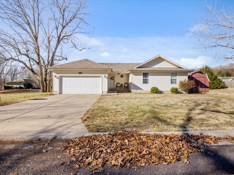 8700 Brookside Circle Monett, MO 65708 - Photo 1 of 1 01-HT9A9601