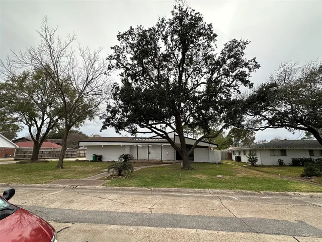$2,300 | 5005 Tamarach Drive, Baytown, TX 77521