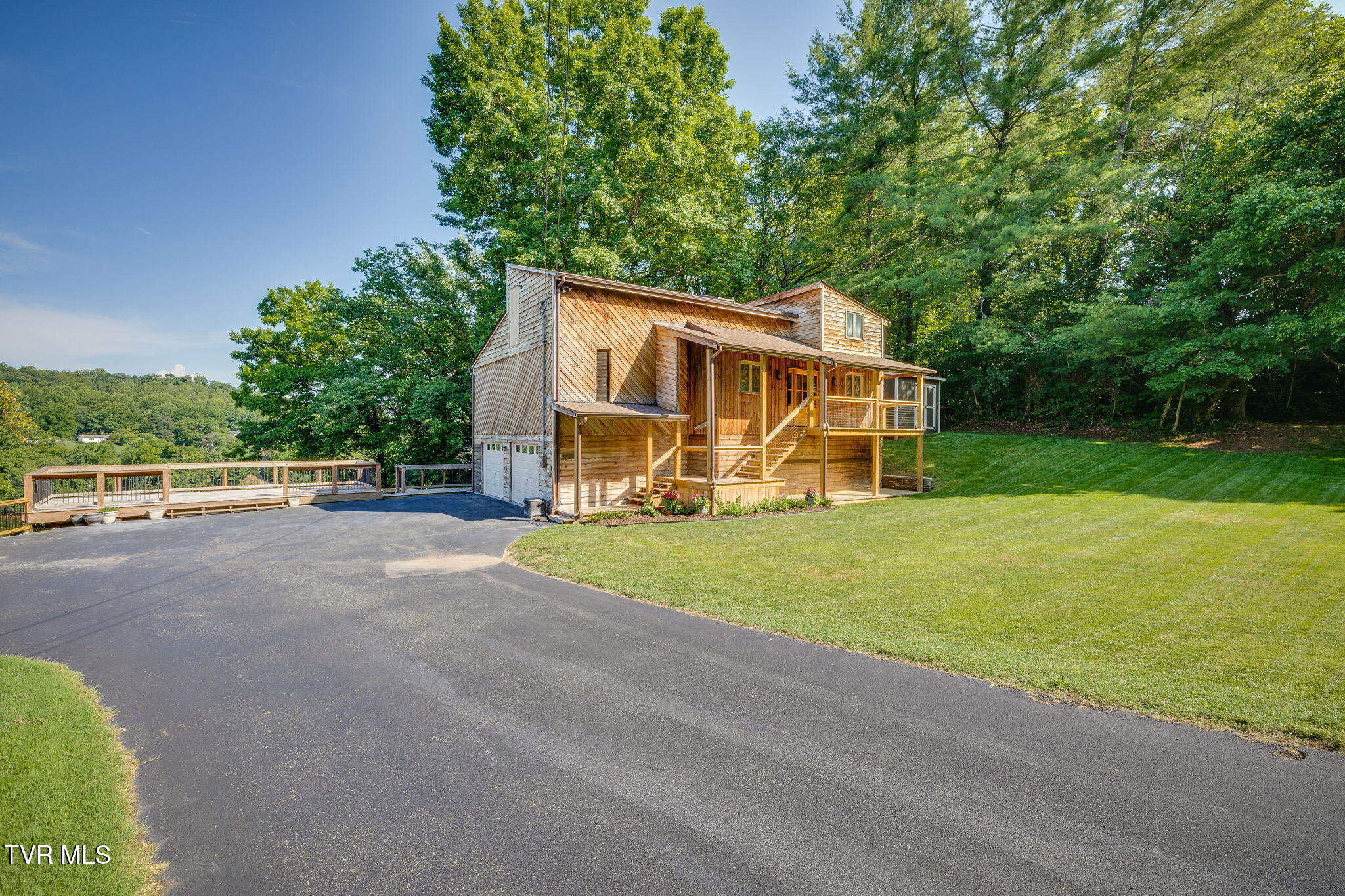 1450 East Shipley Ferry Road Kingsport, TN 37663 - Photo 5 of 49 Left Side of House
