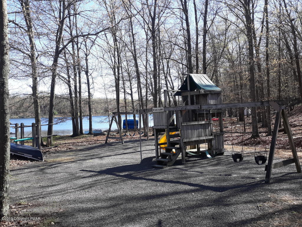 289 Hummingbird Court Bushkill, PA 18324 - Photo 12 of 12 pmle playground
