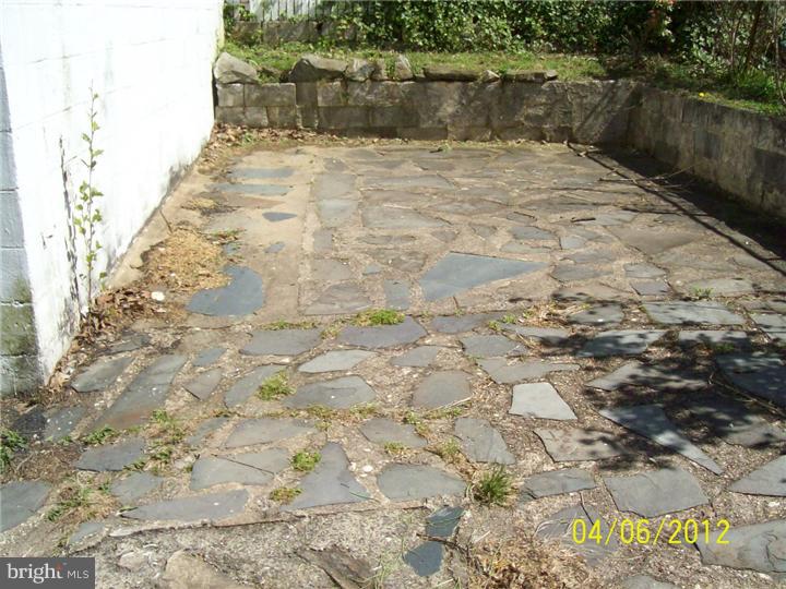 115 Oakley Road Upper Darby, PA 19082 - Photo 4 of 16 Back Yard