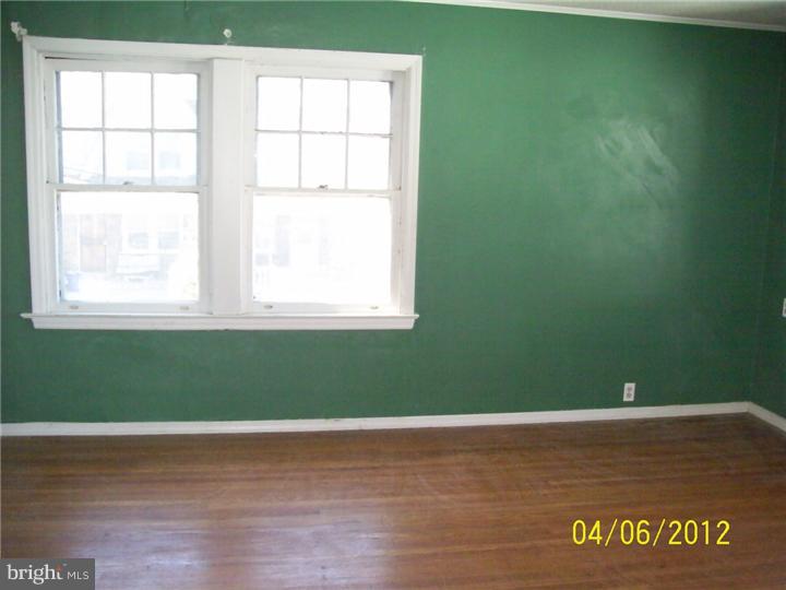 115 Oakley Road Upper Darby, PA 19082 - Photo 10 of 16 Bedroom - Main