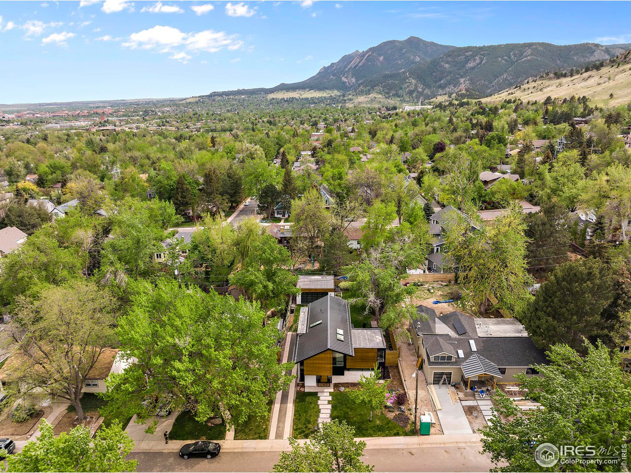 550 Iris Avenue Boulder, CO 80304 - Photo 38 of 40 a view of city and mountain