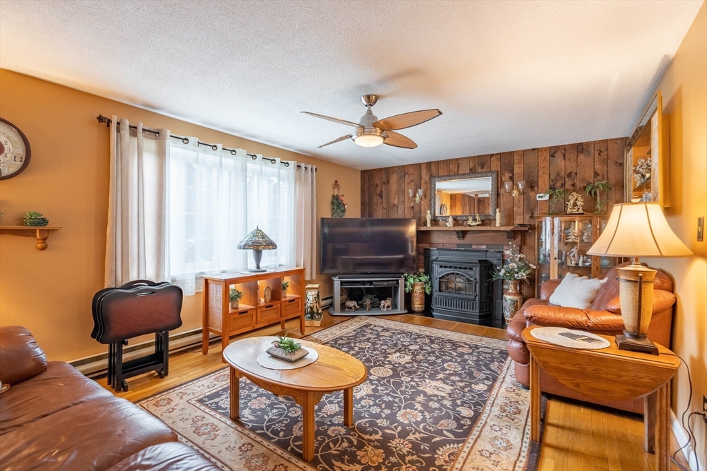 12 Old Farm Road Spencer, MA 01562 - Photo 6 of 34 Gallery Image 6