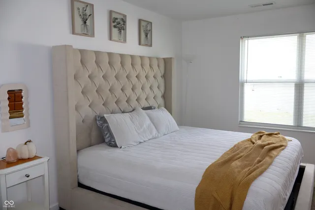 $230,000 | 2015 Red Oak Court, Shelbyville, IN 46176