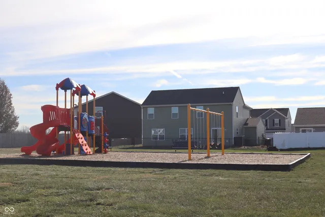 $230,000 | 2015 Red Oak Court, Shelbyville, IN 46176