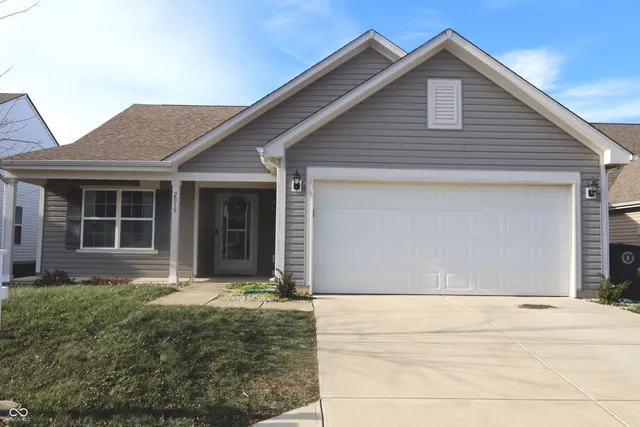 $230,000 | 2015 Red Oak Court, Shelbyville, IN 46176
