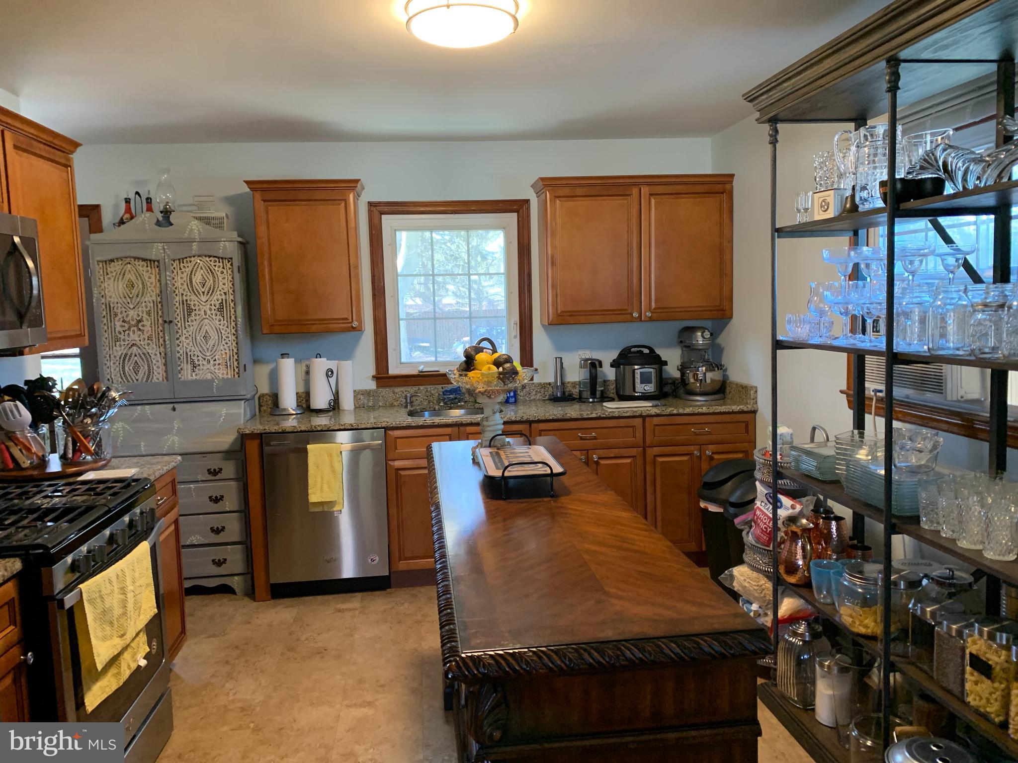 172 Princeton Hightstown Road Princeton Junction, NJ 08550 - Photo 3 of 18 Cherry Cabinetry granite 2 yrs