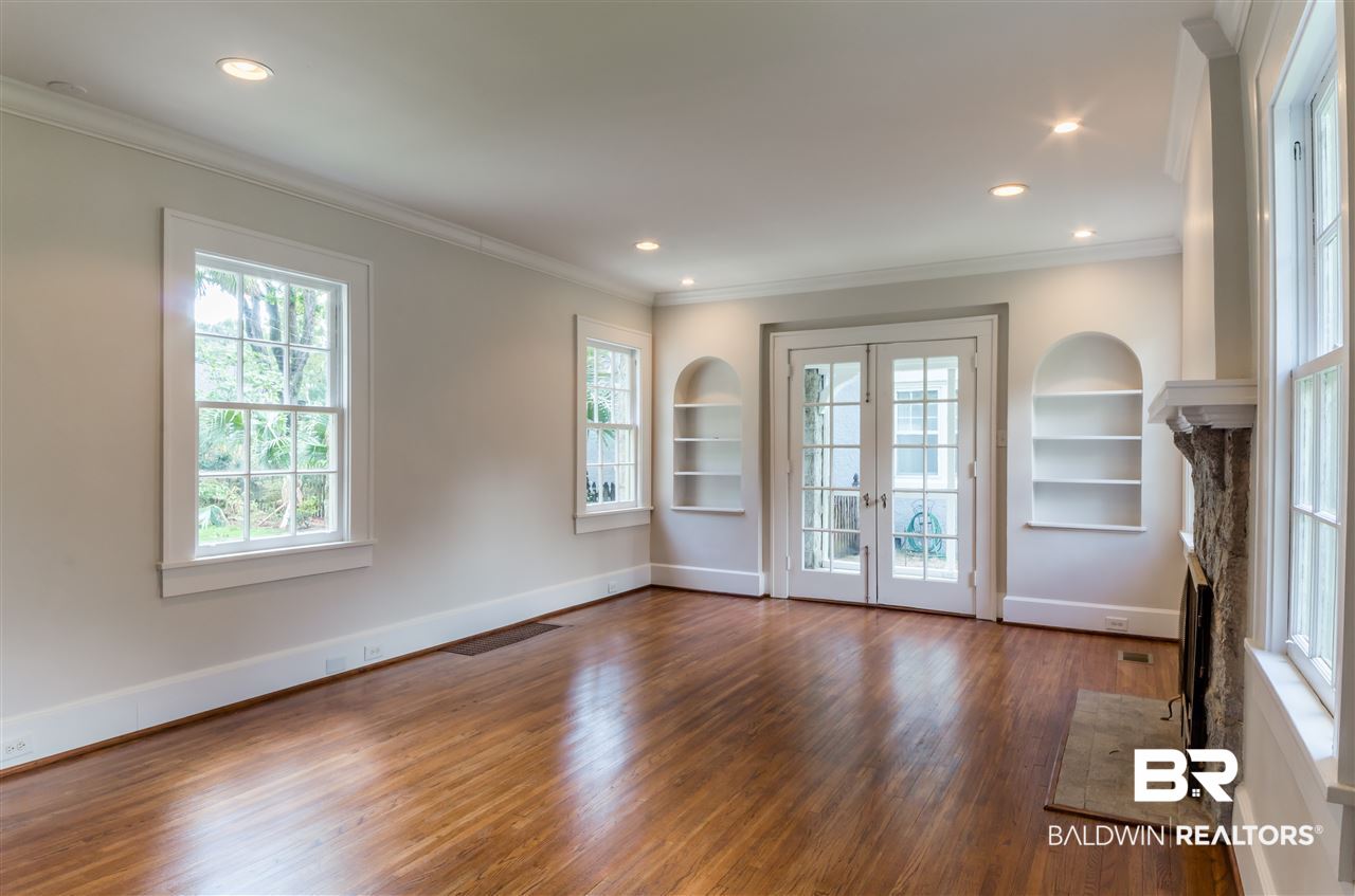255 McDonald Avenue Mobile, AL 36604 - Photo 3 of 30