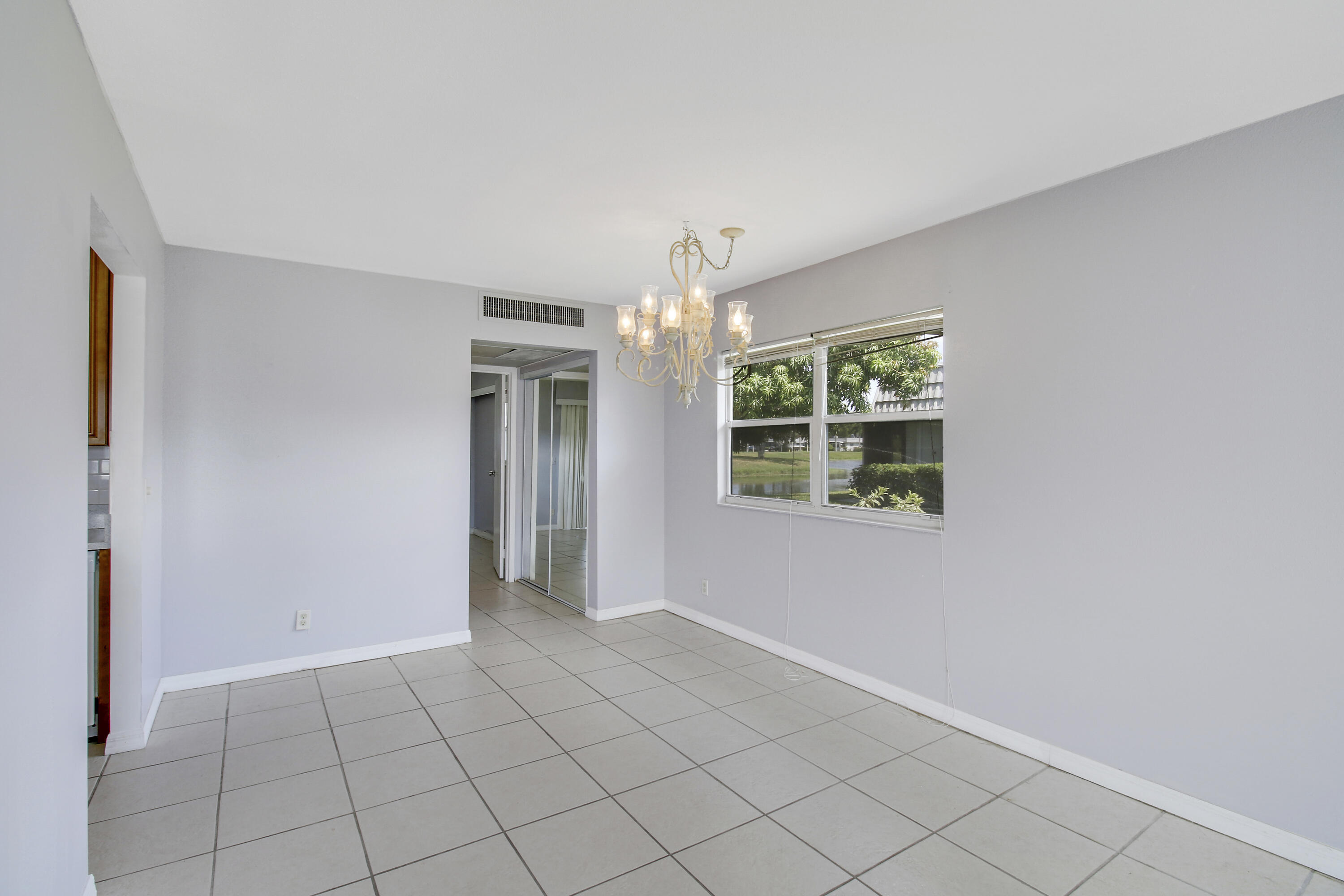 175 Valencia H Delray Beach, FL 33446 - Photo 4 of 19 House-4